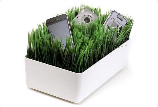 grassy-lawn-charging-station_thumb2