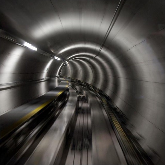 tunnel-in-motion