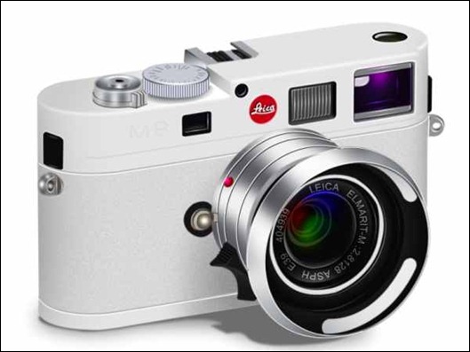 render-a-high-quality-leica-camera