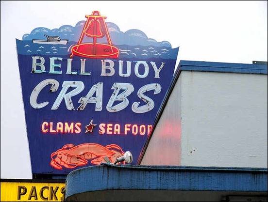 bell-bouy-crabs-